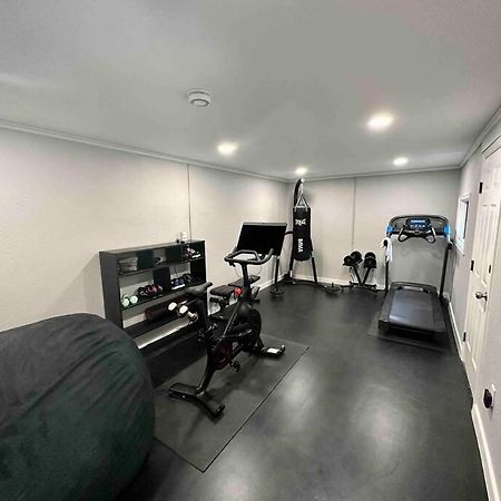 Cozy Cabin In The City Plus Gym Уинемюка Екстериор снимка