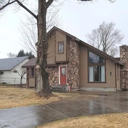 Cozy Cabin In The City Plus Gym Уинемюка Екстериор снимка
