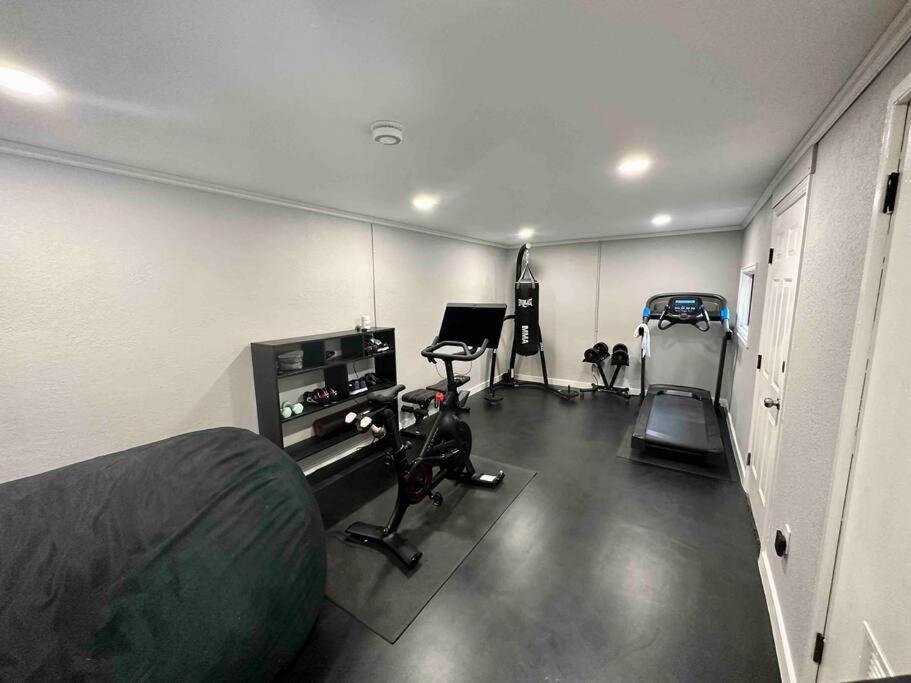 Cozy Cabin In The City Plus Gym Уинемюка Екстериор снимка